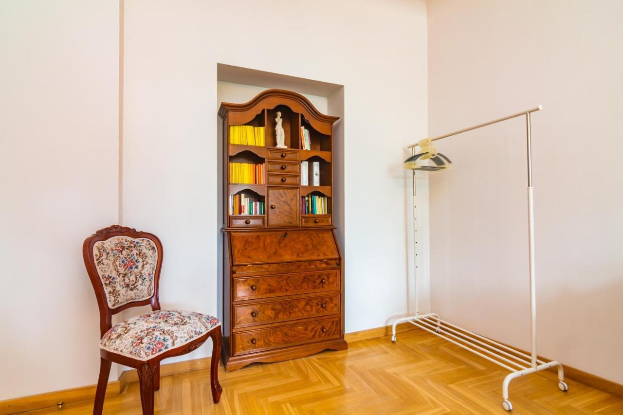 Classic Style Apartment In The Center Of รีกา ภายนอก รูปภาพ